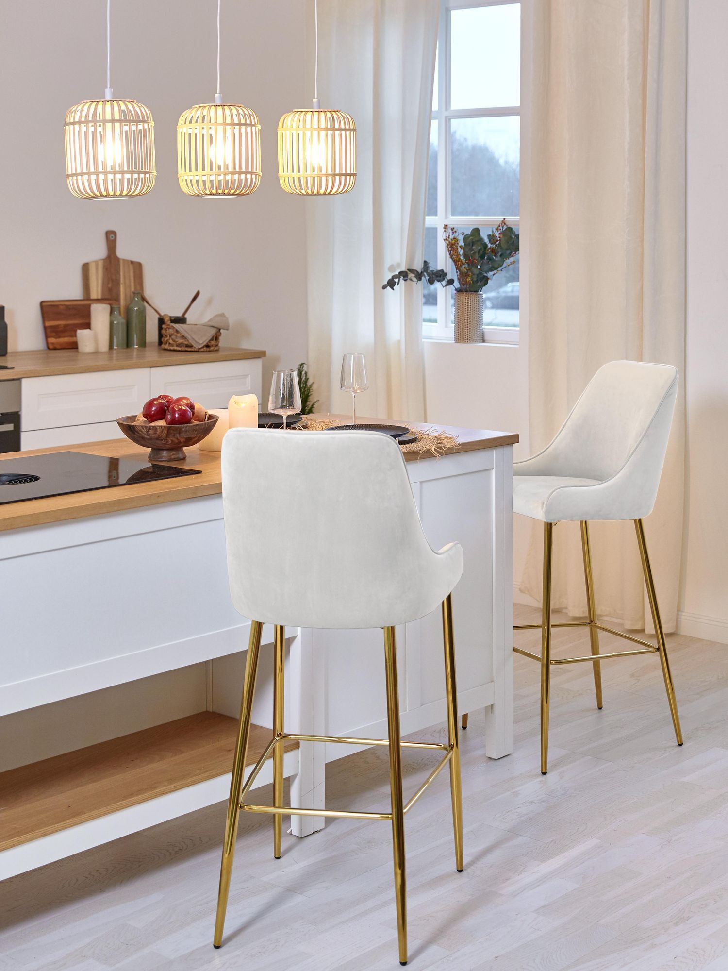 Bar chair with white cushion and gold finish - Image 5